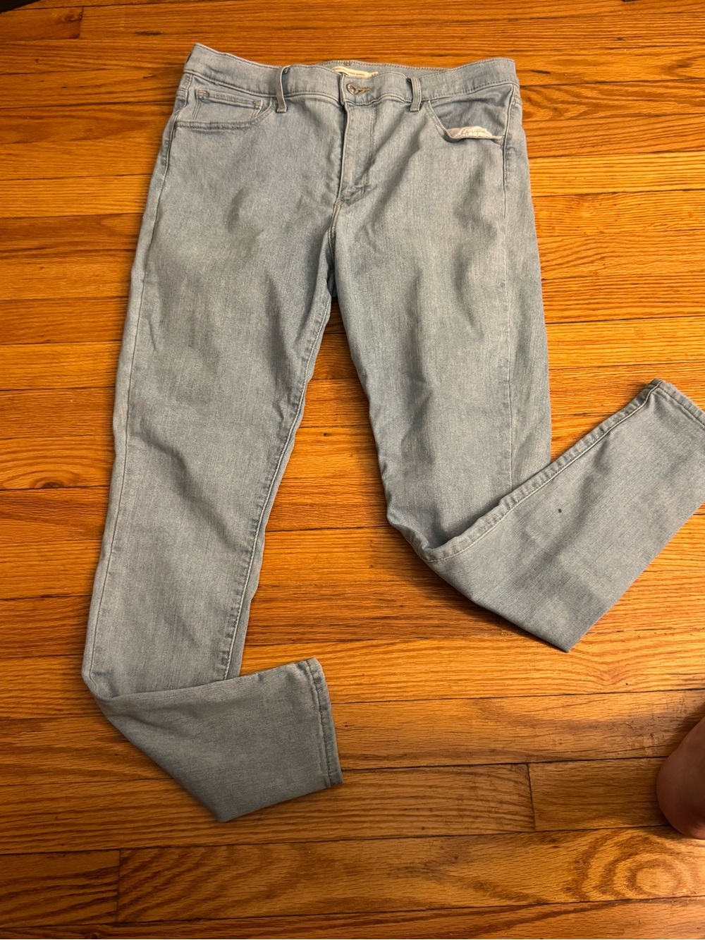 Levi's Light Wash Super  Skinny Leg Jeans Size 32